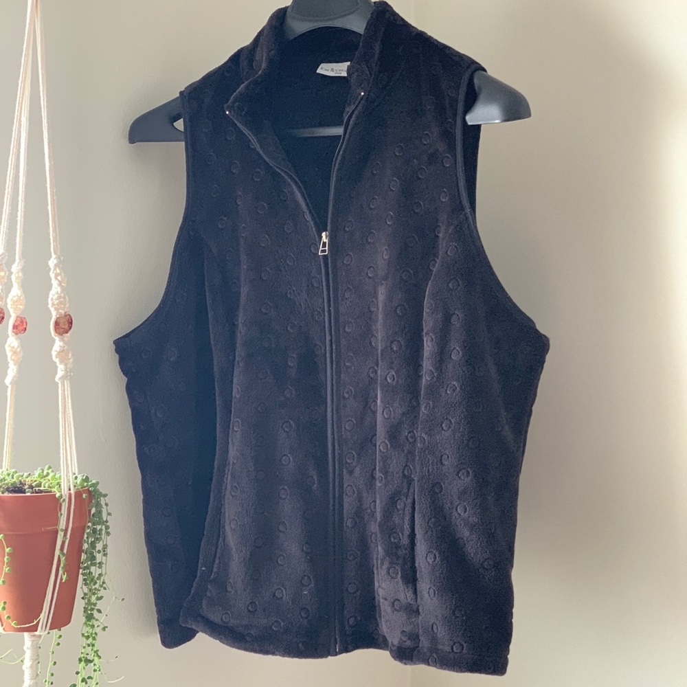 Woman’s Zip-Up Vest